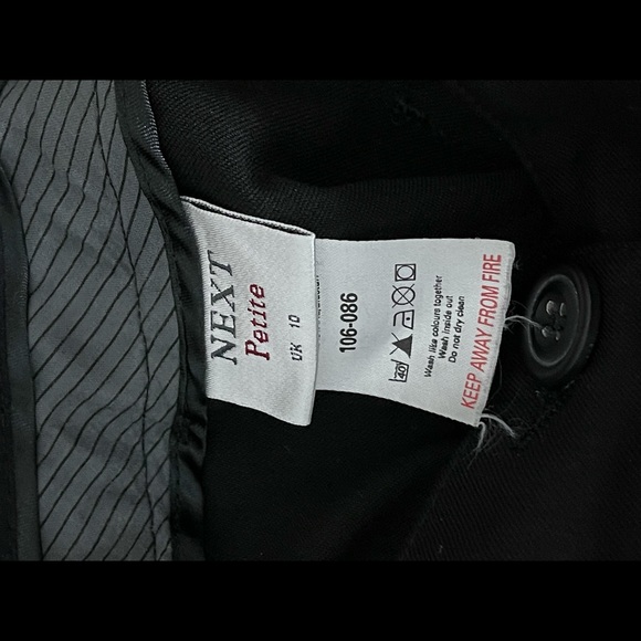 Very cute casual but also dress pants - Picture 2 of 2